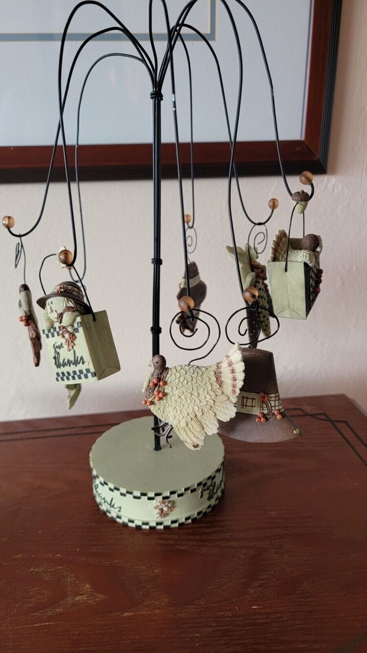 Sarah's Attic Snowonders Thanks Tree 0656 Autumn Figurines Scarecrow Turkey